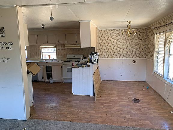 3rd image of 26364 Osborne Ln