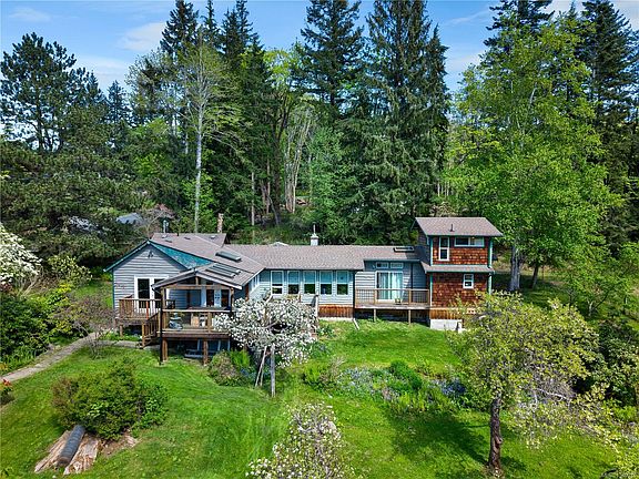 2nd image of 653 Heriot Bay Rd