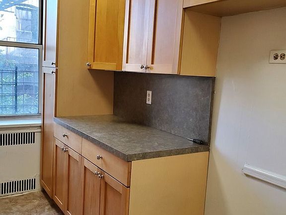 5th image of 41-43 39th Pl #4E