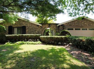 3927 Joanne Dr, Glenview, IL