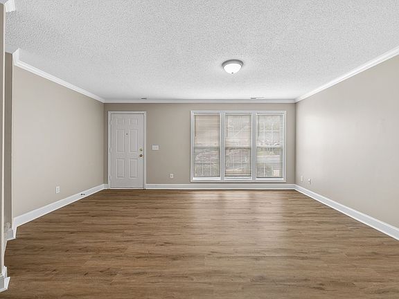 4th image of 17 Whitfield Way