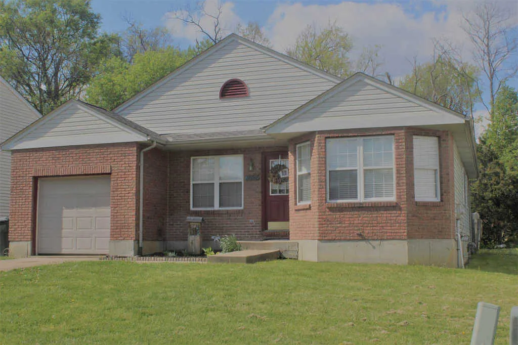 3592 Mitten Dr photo 1