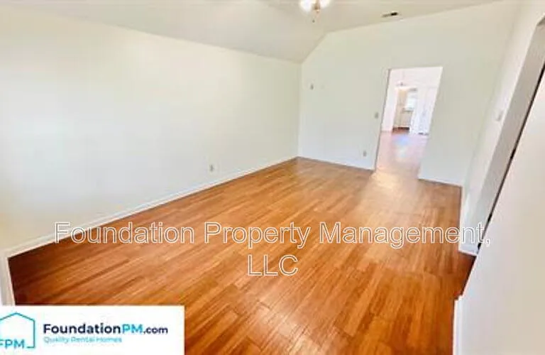 1314 Crosstown Ct — Photo 8