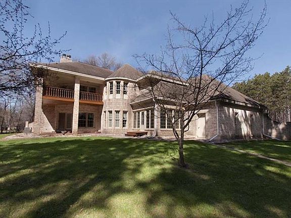 5th image of W2513 Peterson Ln
