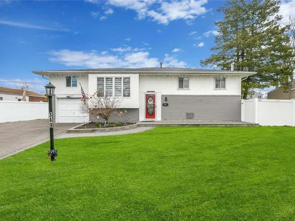 349 W 20th Street, Deer Park, NY 11729