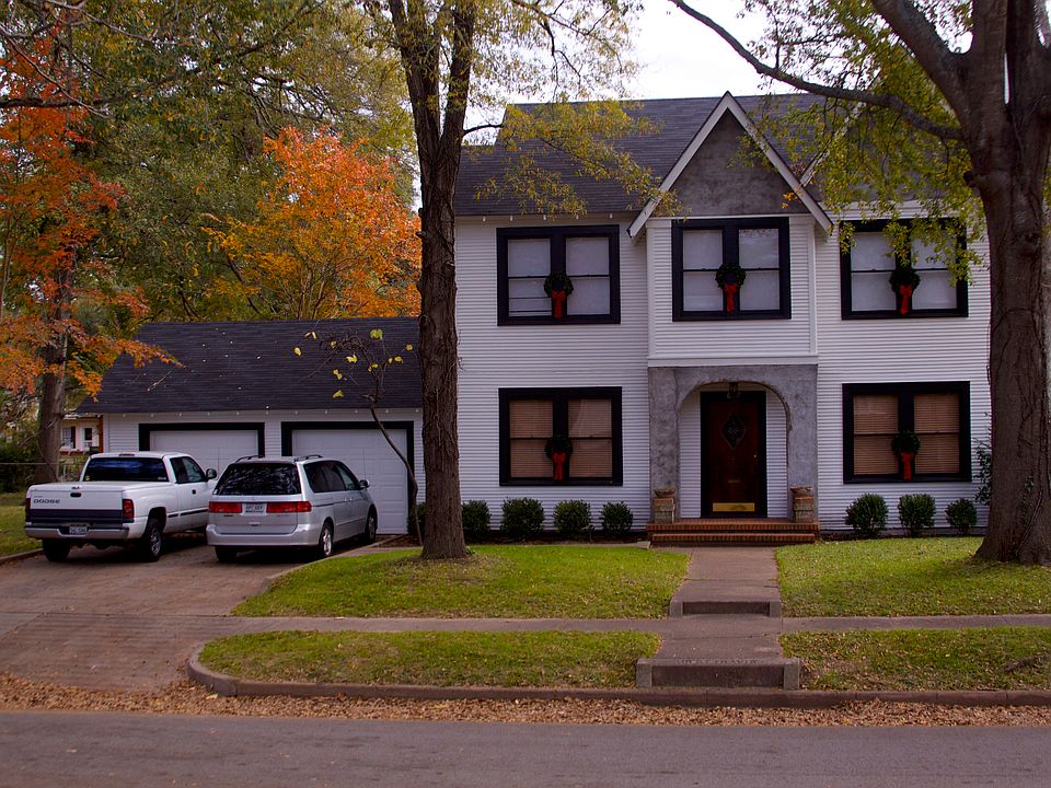 1st image of 637 San Antonio St