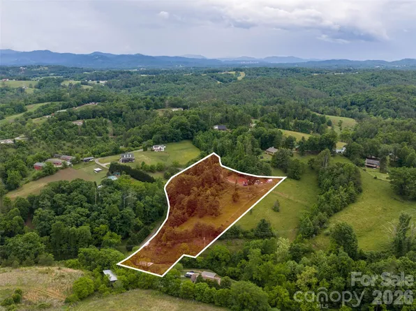 21 Joy Hughes Ln, Leicester, NC 28748