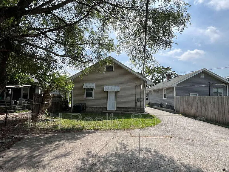 1534 Dawson St — Photo 7
