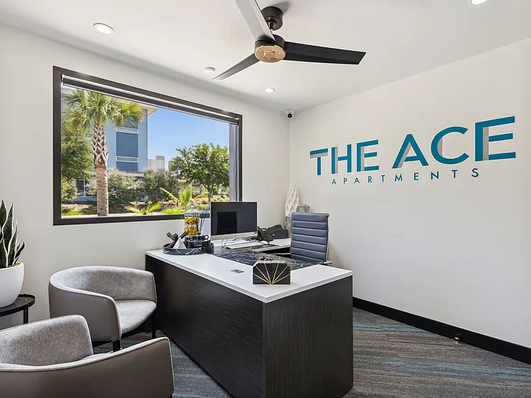 The Ace Apartments — Photo 5