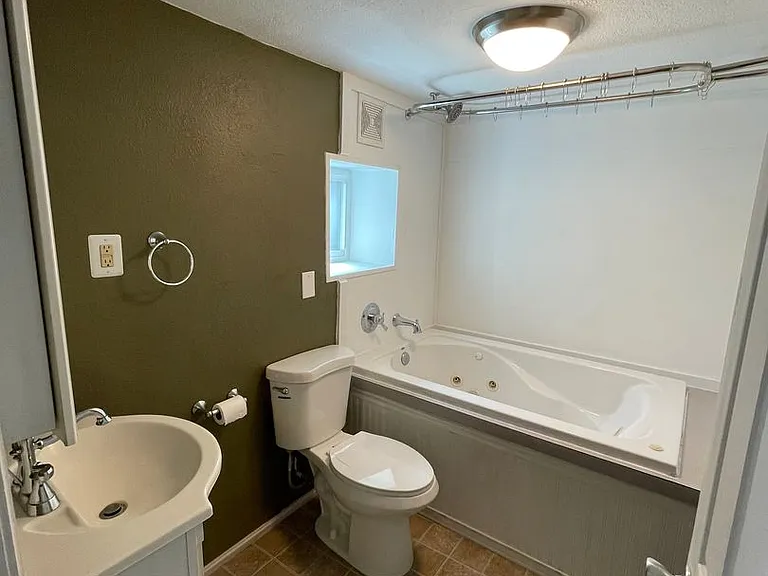 1503 Delta St #B — Photo 6
