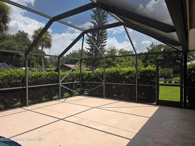 1825 Fox Bay Dr — Photo 2