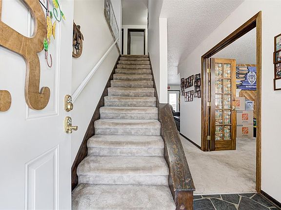 4th image of 3919 SE 14th Pl