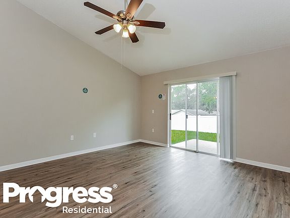 3rd image of 2635 Winchester Cir