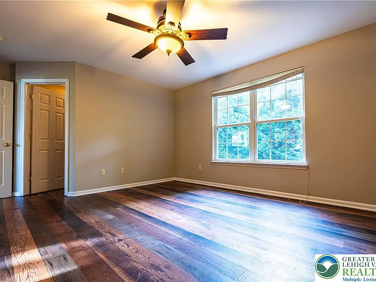 127 Highlands Cir — Photo 18