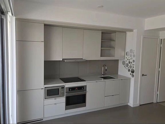 2nd image of 101 Peter St #1402