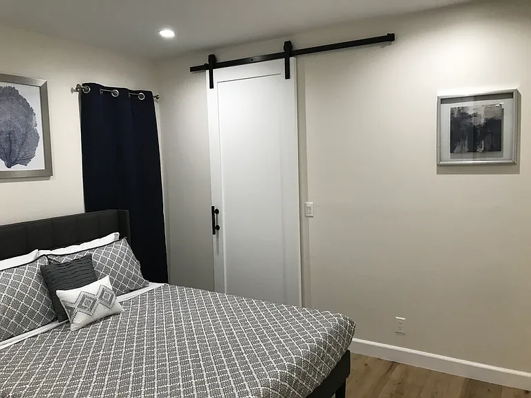 8700 Dorrington Ave — Photo 12