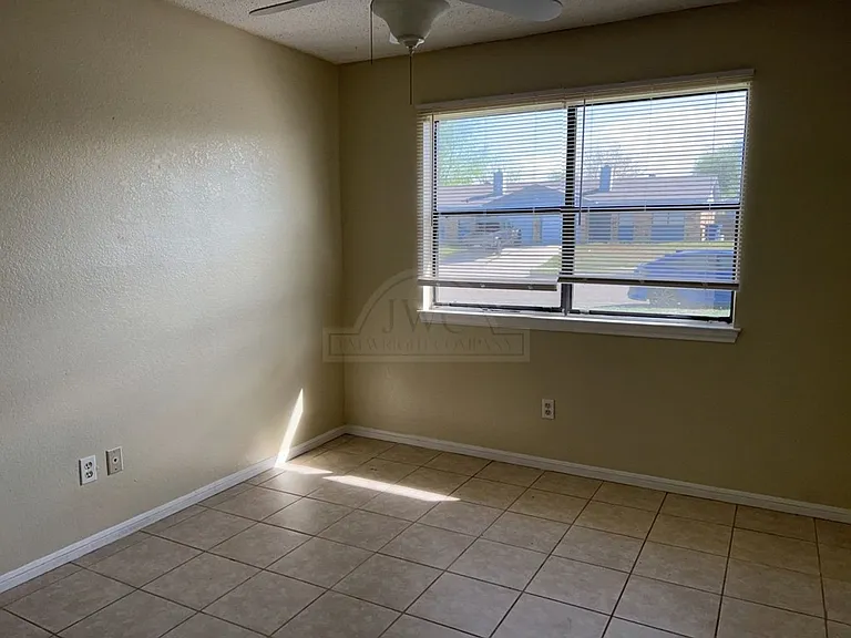 105 Jason Dr — Photo 9