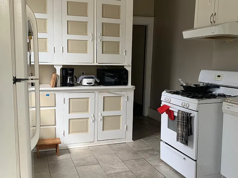 5840 Hobart St — Photo 6