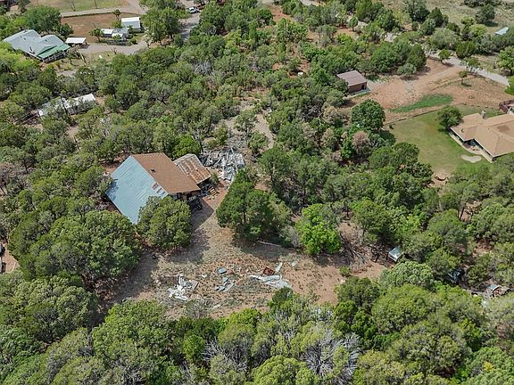 5th image of 99 Haynes Canyon Rd