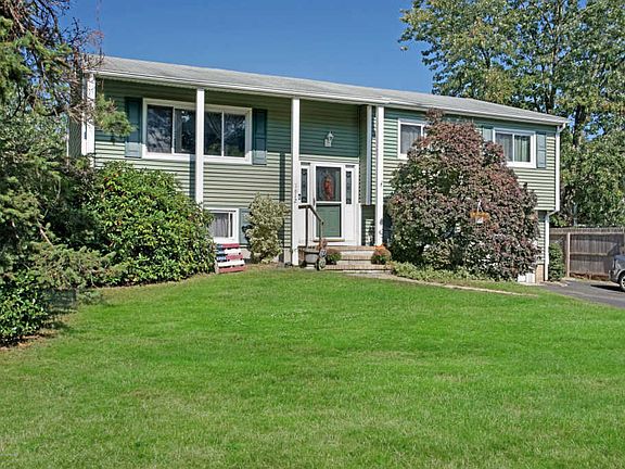 3rd image of 1612 Deer Hollow Dr