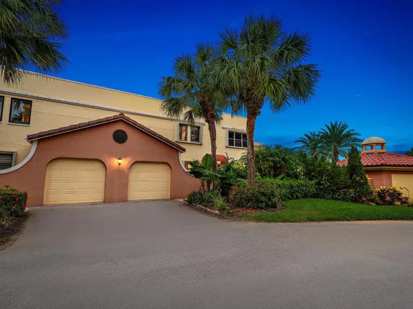 54 Uno Lago Drive, Juno Beach, FL 33408