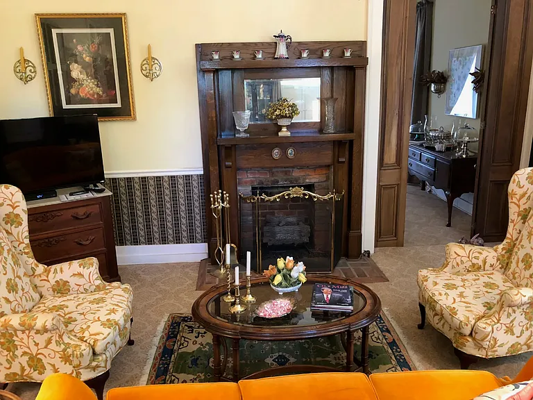 824 University Ave — Photo 24