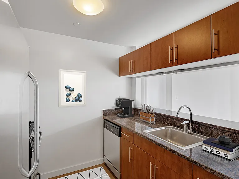 260 W 54th St #45-G — Photo 3