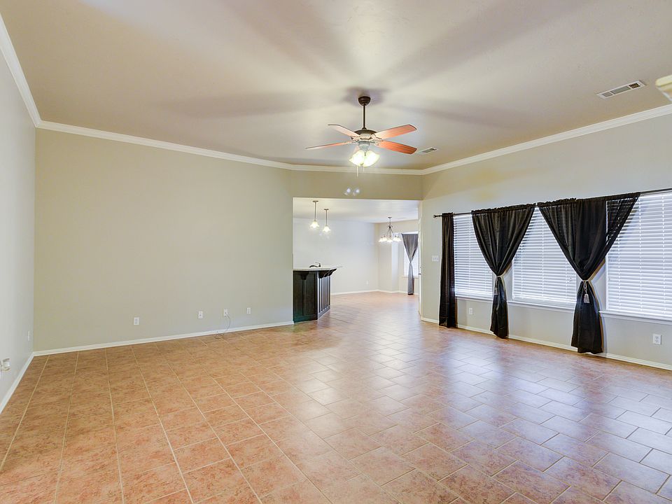 1st image of 2720 Pebble Dr