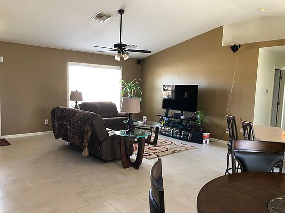 3rd image of 2733 SW 13th Ave