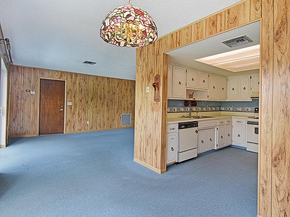2nd image of 648 Hibiscus Dr