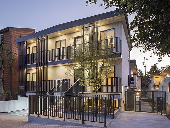 3rd image of 1427 Barry Ave #2A