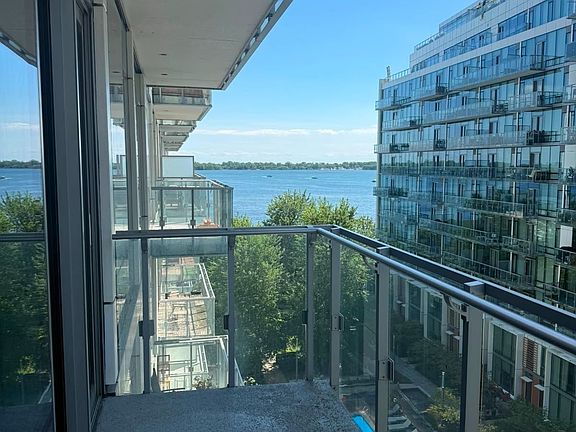 3rd image of 39 Queens Quay E #732
