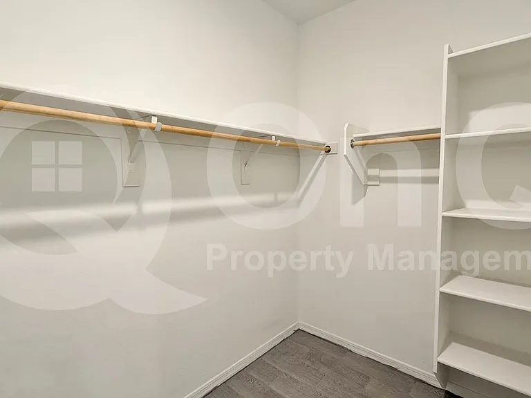 1265 E Kingman St — Photo 26