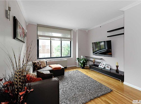4th image of 11624 Grosvenor Ln APT 2A