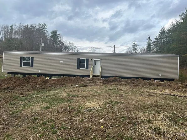 210 Myrtle Little Rd, Campton, KY 41301