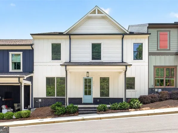 5619 Pine St, Flowery Branch, GA 30542
