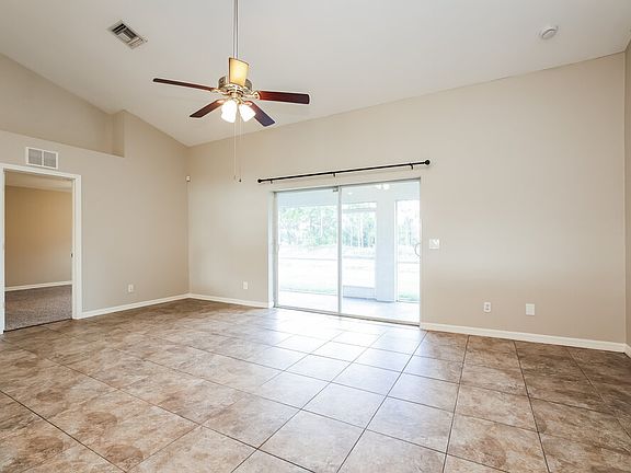 5th image of 829 Aprile Ave S