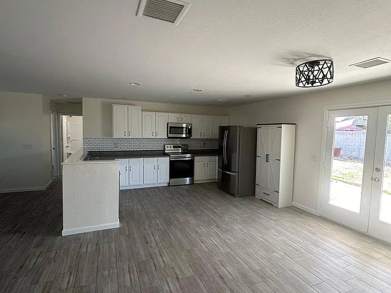 6834 S 43rd Pl — Photo 9