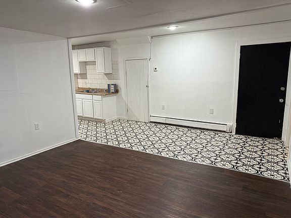 3rd image of 657 Olive St #2