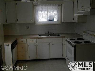 2nd image of 1004 W Larch Ave