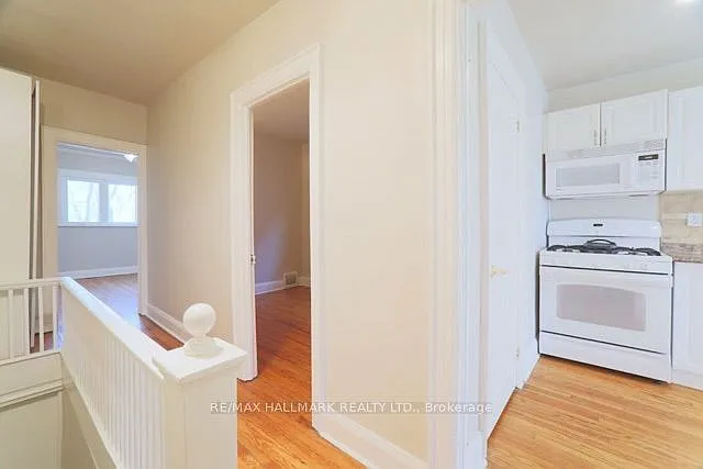 1481 Queen St E #UPPER — Photo 5