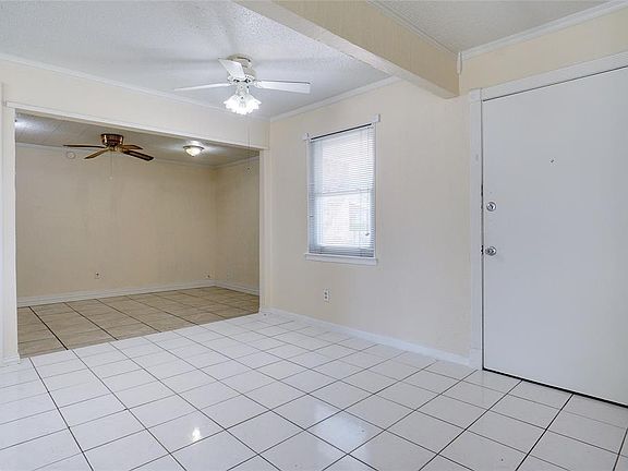 4th image of 909 Glenn Cir