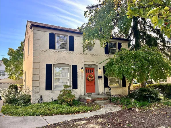 20680 Vernier Cir, Grosse Pointe Woods, MI 48236