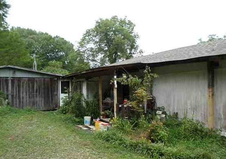 2nd image of 1981 Vales Mill Rd