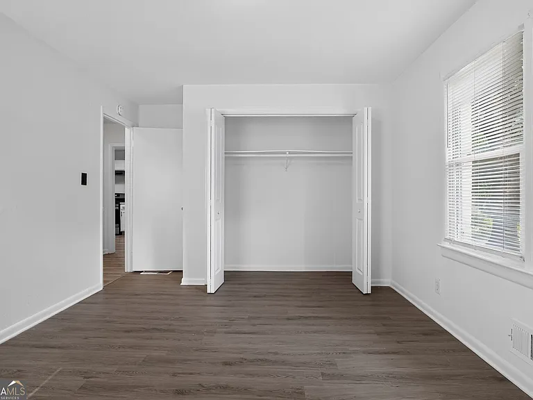 862 Slaton St — Photo 15