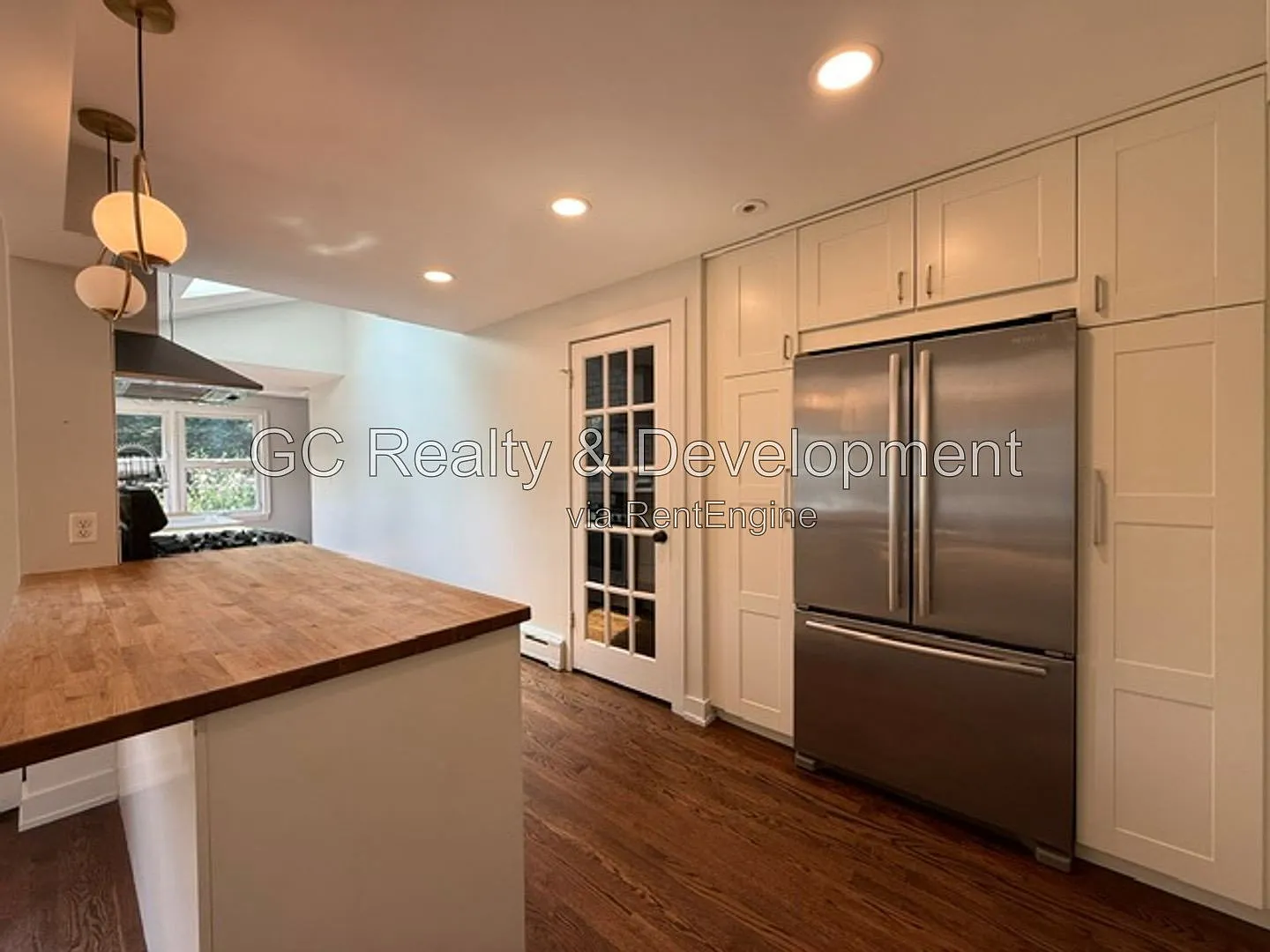 3 bed, 2.0 bath, 1750 sqft, $3,995 — Photo 3