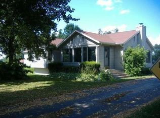 127 Lothe Rd, Marshall, WI 53559