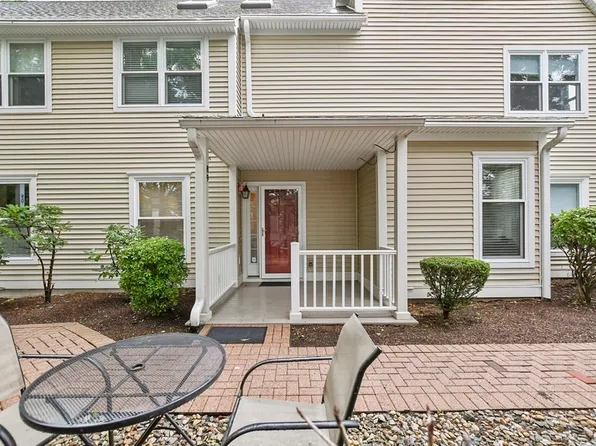 89 Hammond Pl #89, Woburn, MA 01801