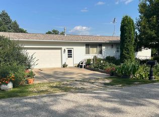 510 East St, Dumont, IA 50625