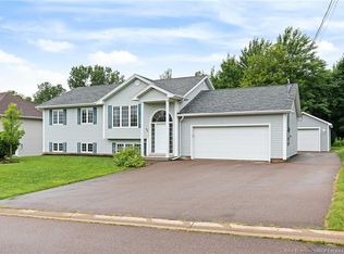 36 Pelagie St, Dieppe, NB E1A 7R7